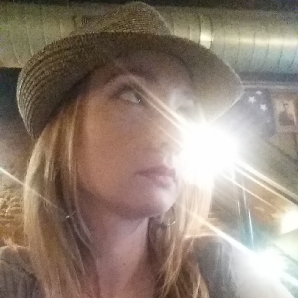 Meet your Posher, Laurie